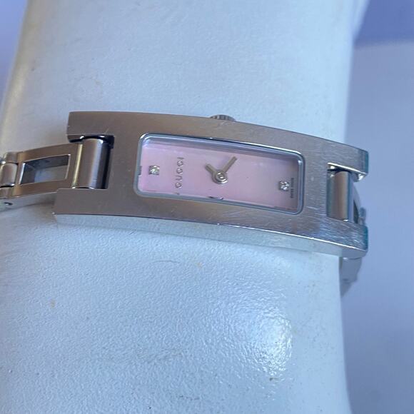 Gucci Stainless Steel Women’s Bangle Watch – Pink Dial - Picture 4 of 9
